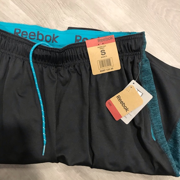 Rebook men’s basketball shorts - Picture 2 of 2